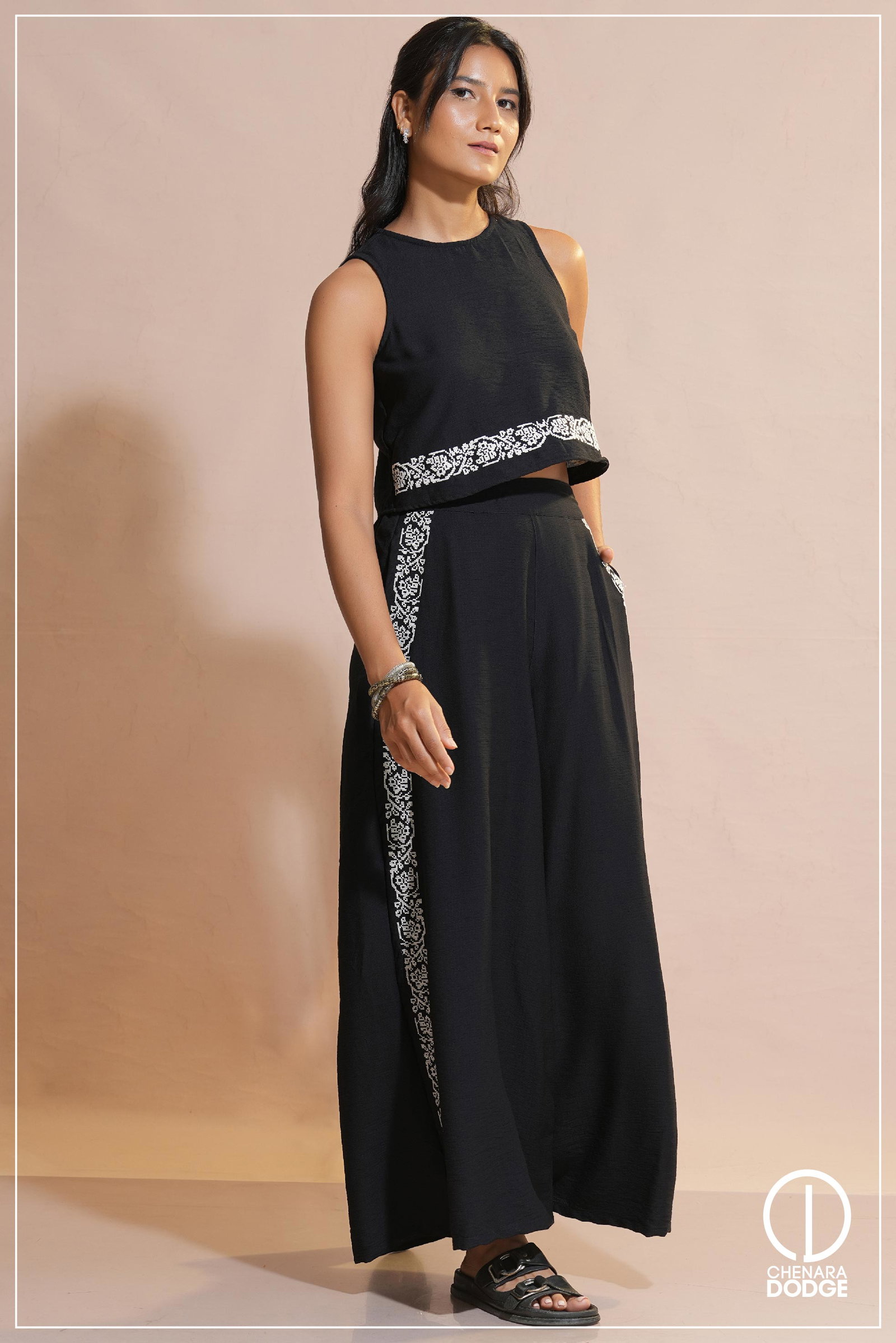 Two-piece set with embroidery